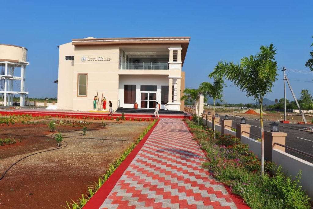 b743b16f-fdcf-4ed2-ba07-d6efa4305ebc